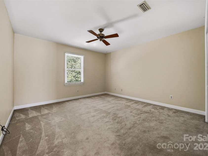 147 35th Avenue, Hickory, NC 28601.  MLS# CAR4333841, YatesRealty ID 4049. 