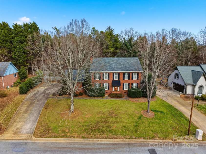 147 35th Avenue, Hickory, NC 28601.  MLS# CAR4333841, YatesRealty ID 4049. 