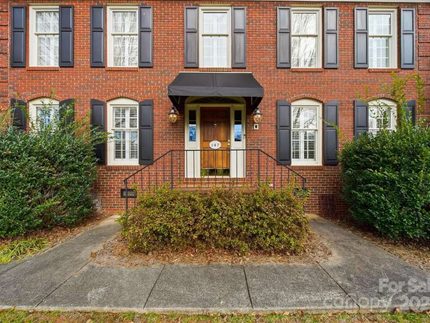 147 35th Avenue, Hickory, NC 28601.  MLS# CAR4333841, YatesRealty ID 4049. 