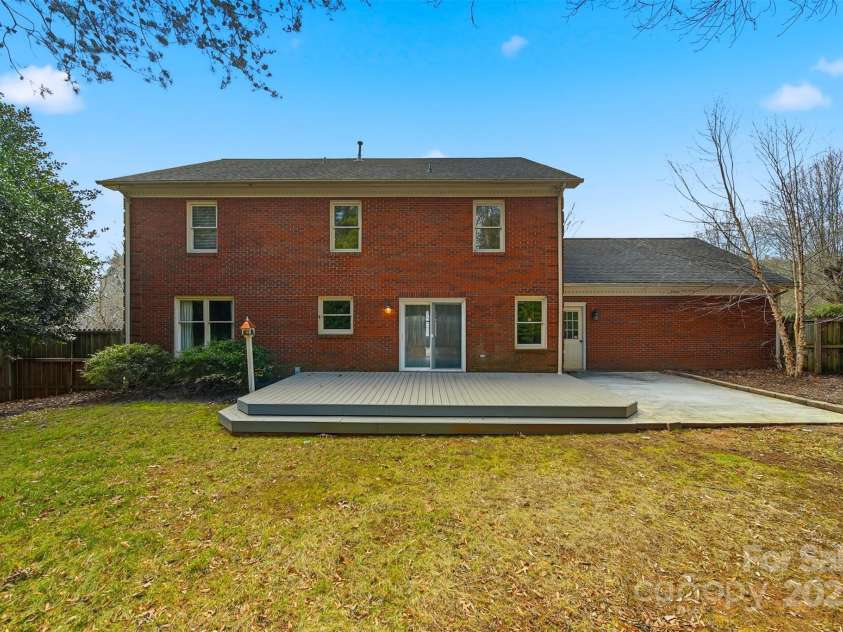 147 35th Avenue, Hickory, NC 28601.  MLS# CAR4333841, YatesRealty ID 4049. 