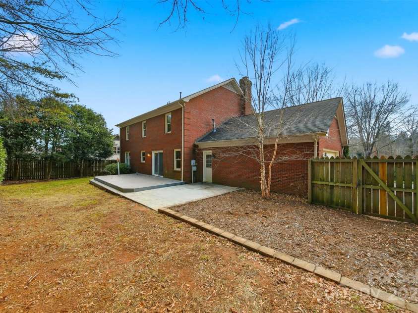 147 35th Avenue, Hickory, NC 28601.  MLS# CAR4333841, YatesRealty ID 4049. 