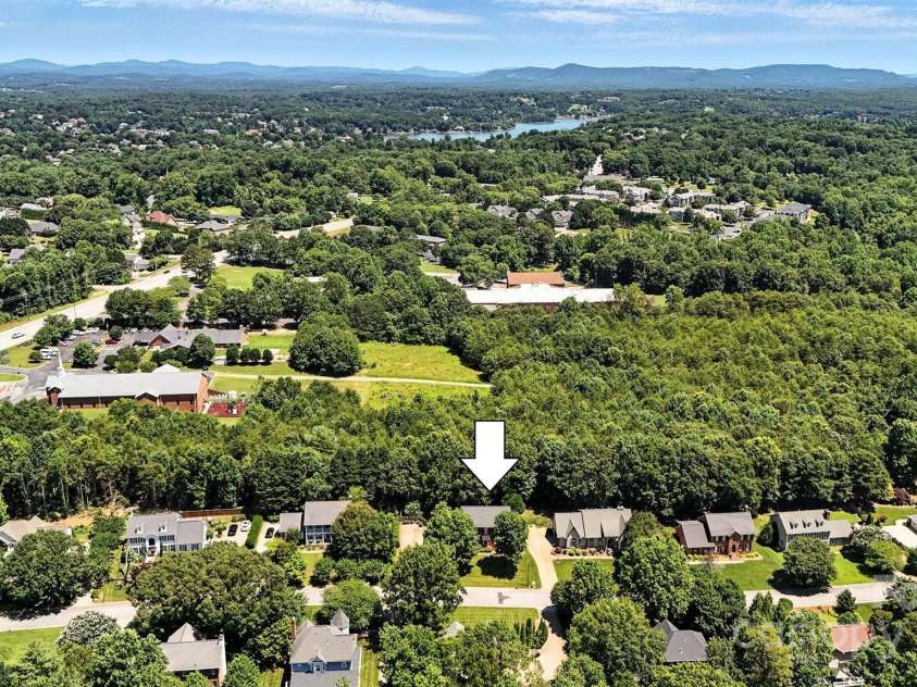 147 35th Avenue, Hickory, NC 28601.  MLS# CAR4333841, YatesRealty ID 4049. 