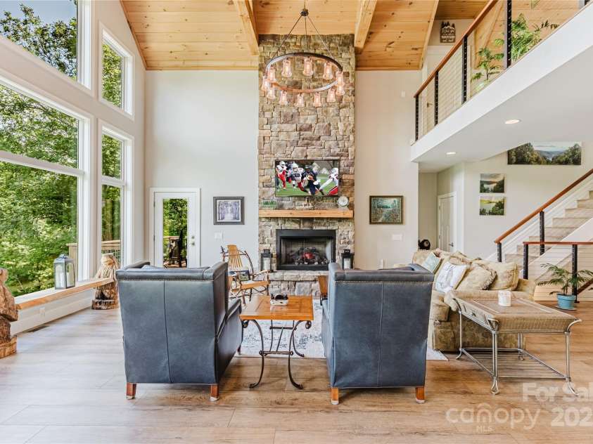 216 Alarka Point, Bryson City, NC 28713.  MLS# CAR4292798, YatesRealty ID 4049. 