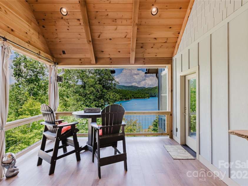 216 Alarka Point, Bryson City, NC 28713.  MLS# CAR4292798, YatesRealty ID 4049. 