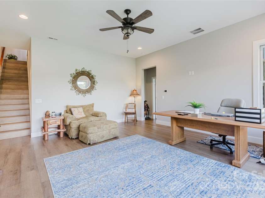 216 Alarka Point, Bryson City, NC 28713.  MLS# CAR4292798, YatesRealty ID 4049. 