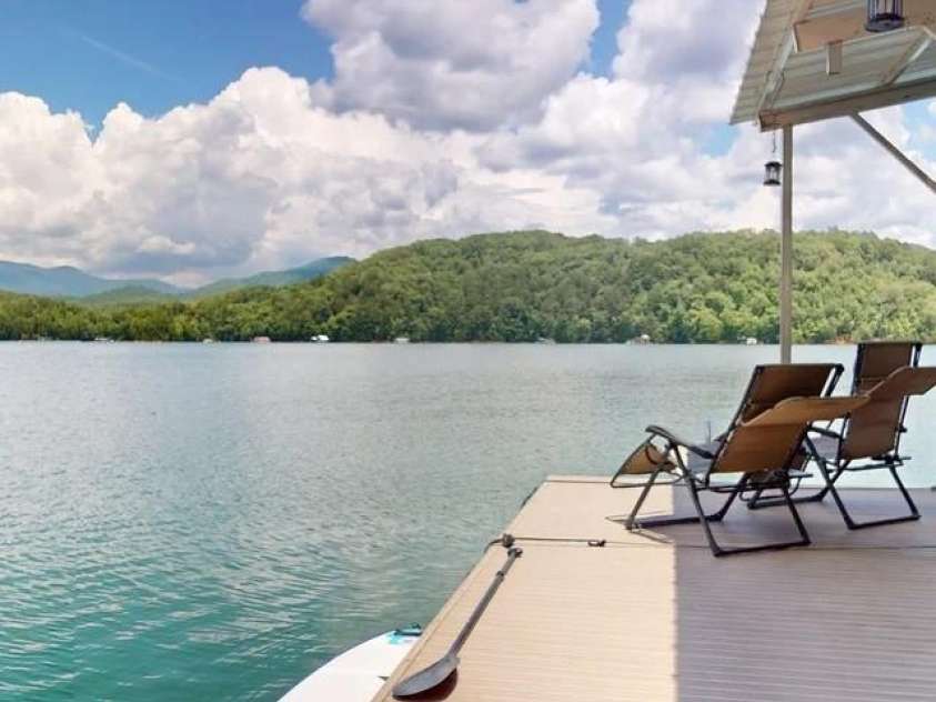 216 Alarka Point, Bryson City, NC 28713.  MLS# CAR4292798, YatesRealty ID 4049. More Views!