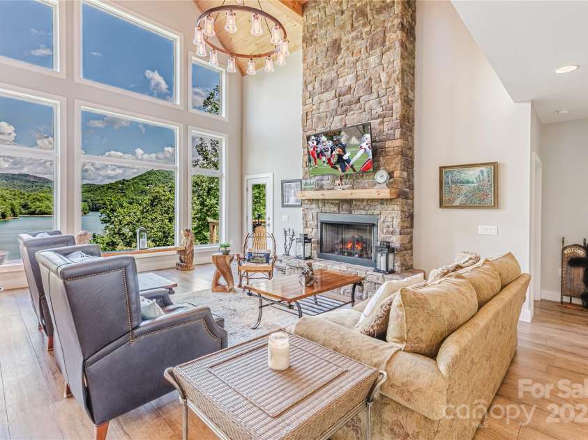216 Alarka Point, Bryson City, NC 28713.  MLS# CAR4292798, YatesRealty ID 4049. Stunning Views Dominate the Great Room