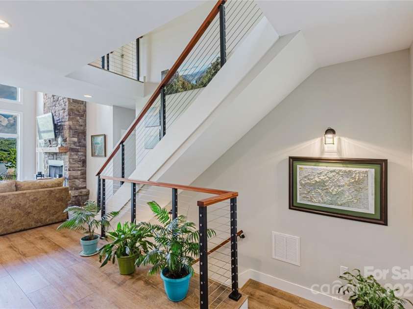 216 Alarka Point, Bryson City, NC 28713.  MLS# CAR4292798, YatesRealty ID 4049. To Downstairs