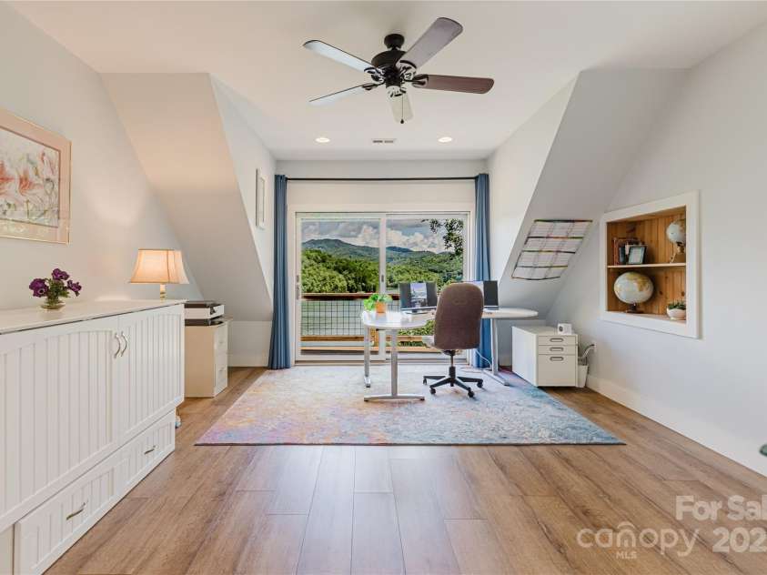216 Alarka Point, Bryson City, NC 28713.  MLS# CAR4292798, YatesRealty ID 4049. Upstairs Primary/Office