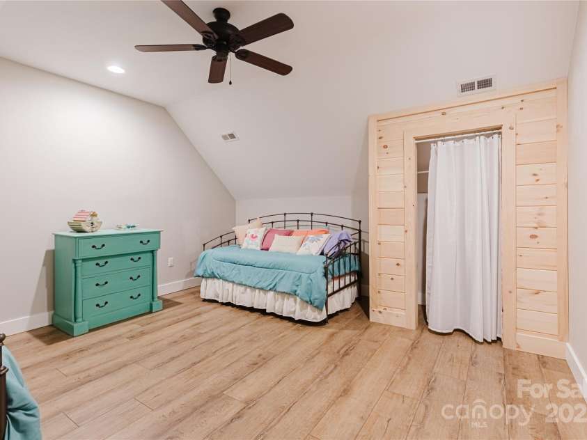 216 Alarka Point, Bryson City, NC 28713.  MLS# CAR4292798, YatesRealty ID 4049. Upstairs Second Bedroom