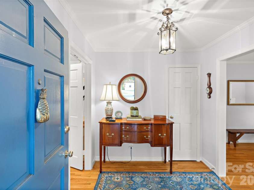 2501 Valencia Terrace, Charlotte, NC 28226.  MLS# CAR4406254, YatesRealty ID 40490. 