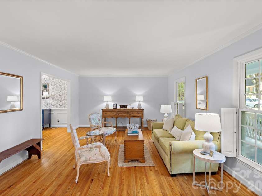 2501 Valencia Terrace, Charlotte, NC 28226.  MLS# CAR4406254, YatesRealty ID 40490. 