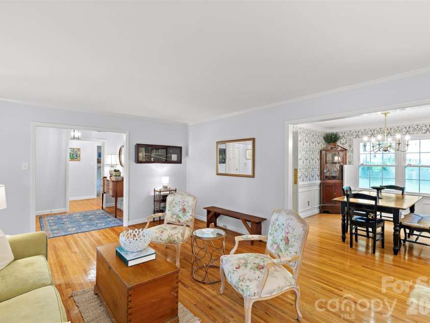 2501 Valencia Terrace, Charlotte, NC 28226.  MLS# CAR4406254, YatesRealty ID 40490. 