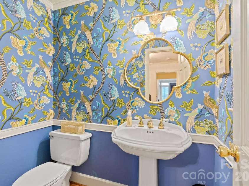2501 Valencia Terrace, Charlotte, NC 28226.  MLS# CAR4406254, YatesRealty ID 40490. 