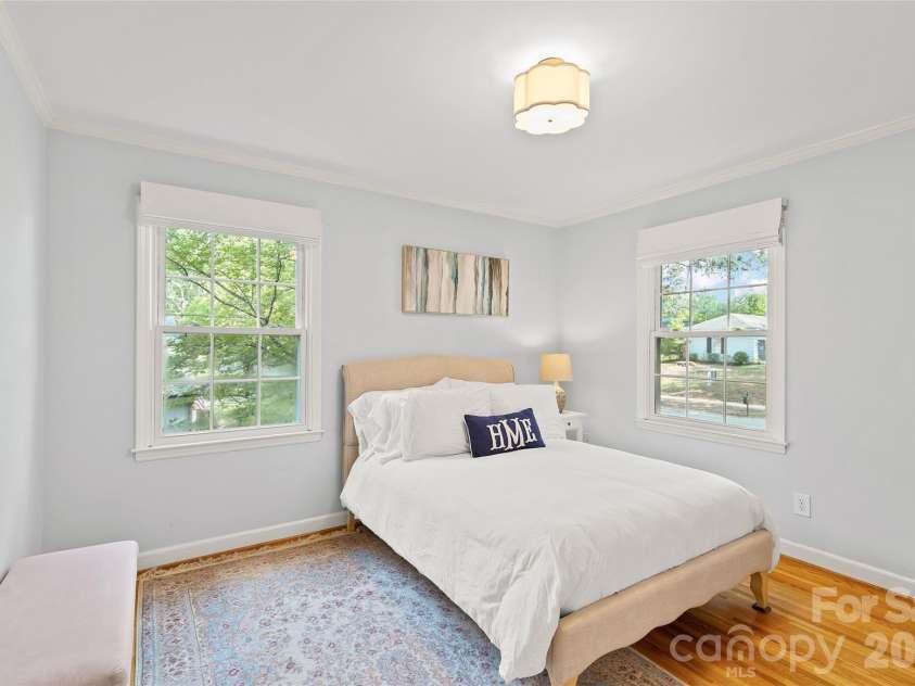 2501 Valencia Terrace, Charlotte, NC 28226.  MLS# CAR4406254, YatesRealty ID 40490. 