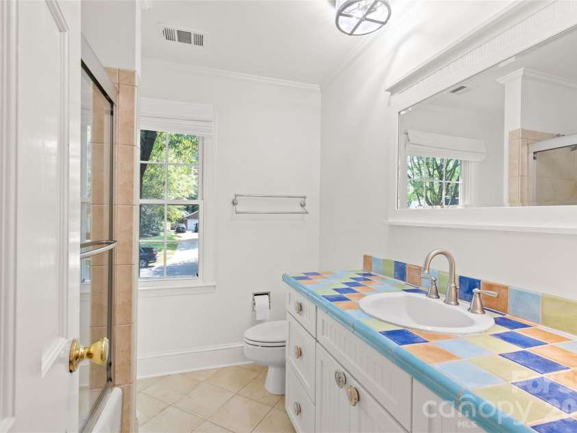 2501 Valencia Terrace, Charlotte, NC 28226.  MLS# CAR4406254, YatesRealty ID 40490. 