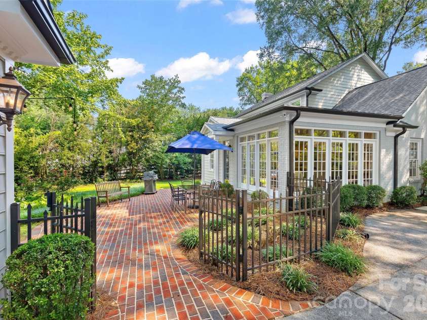 2501 Valencia Terrace, Charlotte, NC 28226.  MLS# CAR4406254, YatesRealty ID 40490. 