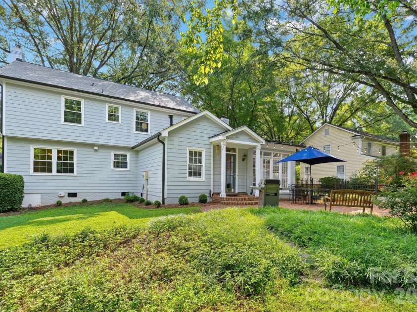 2501 Valencia Terrace, Charlotte, NC 28226.  MLS# CAR4406254, YatesRealty ID 40490. 