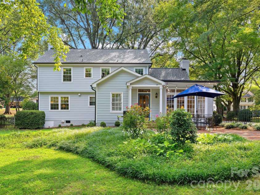 2501 Valencia Terrace, Charlotte, NC 28226.  MLS# CAR4406254, YatesRealty ID 40490. 
