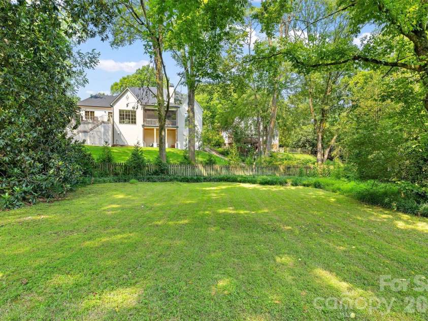2501 Valencia Terrace, Charlotte, NC 28226.  MLS# CAR4406254, YatesRealty ID 40490. 