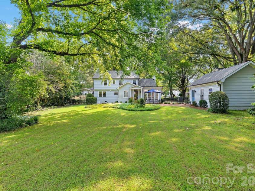 2501 Valencia Terrace, Charlotte, NC 28226.  MLS# CAR4406254, YatesRealty ID 40490. 