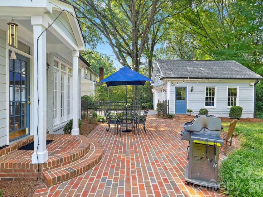 2501 Valencia Terrace, Charlotte, NC 28226.  MLS# CAR4406254, YatesRealty ID 40490. 