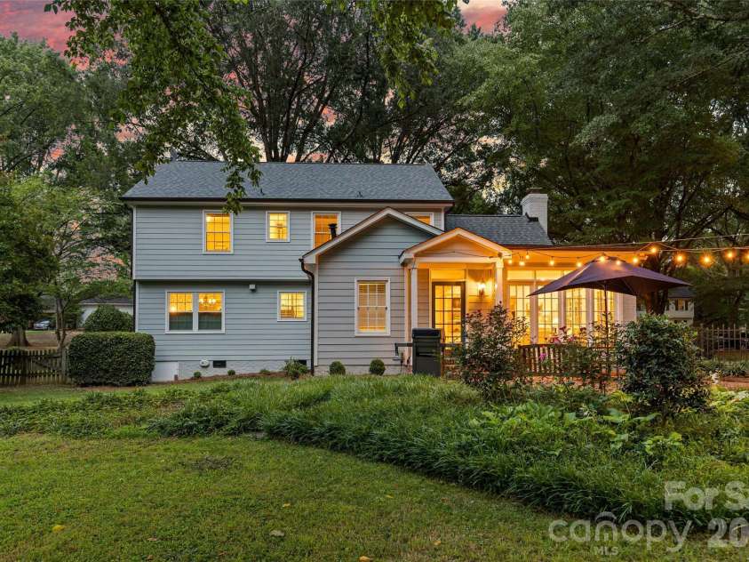 2501 Valencia Terrace, Charlotte, NC 28226.  MLS# CAR4406254, YatesRealty ID 40490. 