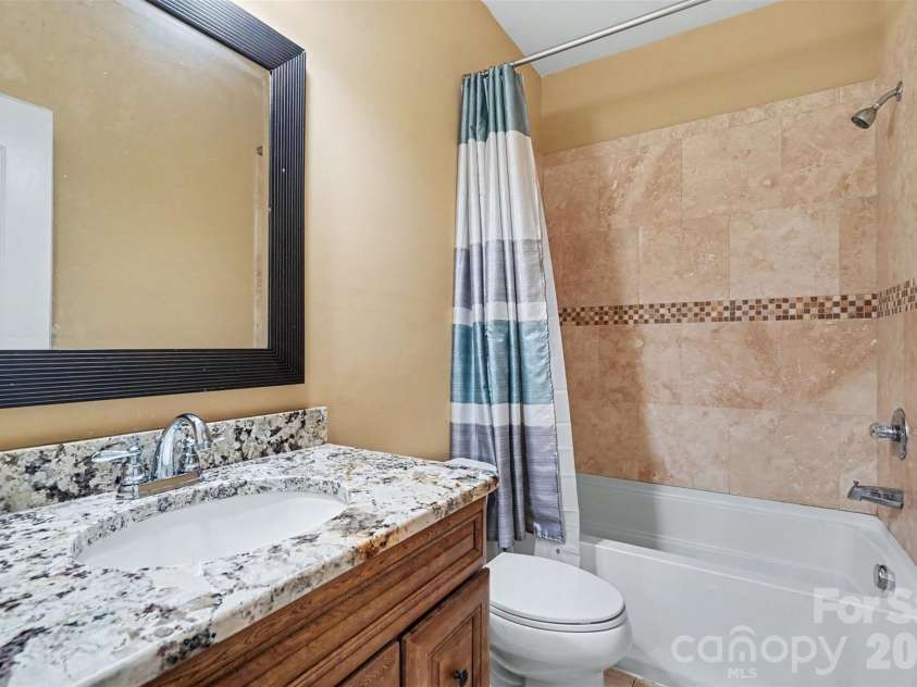 4574 Hunter Rhyne Road, Lincolnton, NC 28092.  MLS# CAR4398047, YatesRealty ID 40491. Full Bath