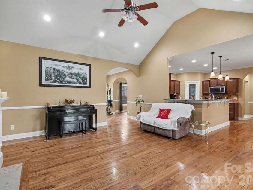 4574 Hunter Rhyne Road, Lincolnton, NC 28092.  MLS# CAR4398047, YatesRealty ID 40491. Living room