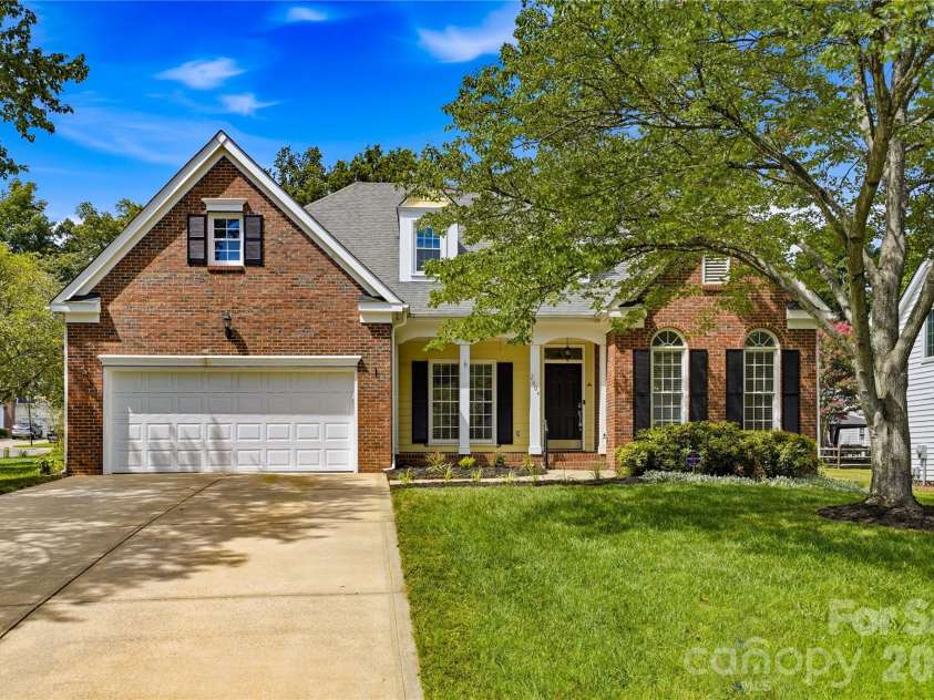 2604 Lamp Post Lane, Kannapolis, NC 28081.  MLS# CAR4406539, YatesRealty ID 40492. 