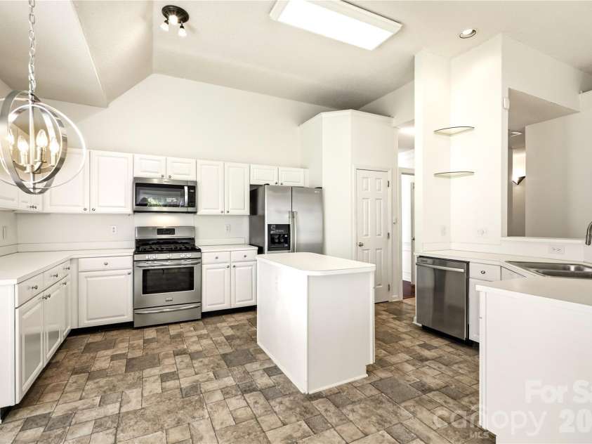 2604 Lamp Post Lane, Kannapolis, NC 28081.  MLS# CAR4406539, YatesRealty ID 40492. 