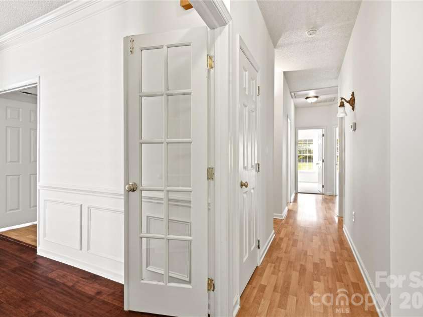 2604 Lamp Post Lane, Kannapolis, NC 28081.  MLS# CAR4406539, YatesRealty ID 40492. 