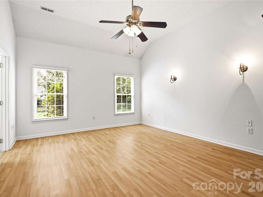 2604 Lamp Post Lane, Kannapolis, NC 28081.  MLS# CAR4406539, YatesRealty ID 40492. 