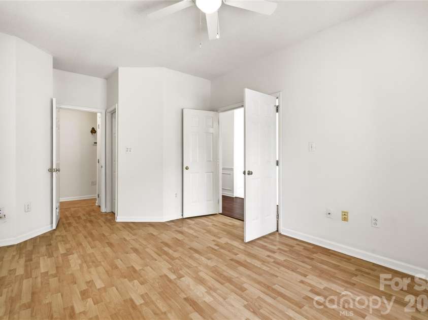 2604 Lamp Post Lane, Kannapolis, NC 28081.  MLS# CAR4406539, YatesRealty ID 40492. 