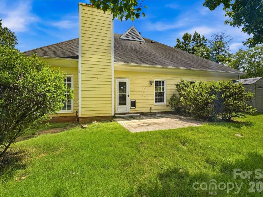 2604 Lamp Post Lane, Kannapolis, NC 28081.  MLS# CAR4406539, YatesRealty ID 40492. 
