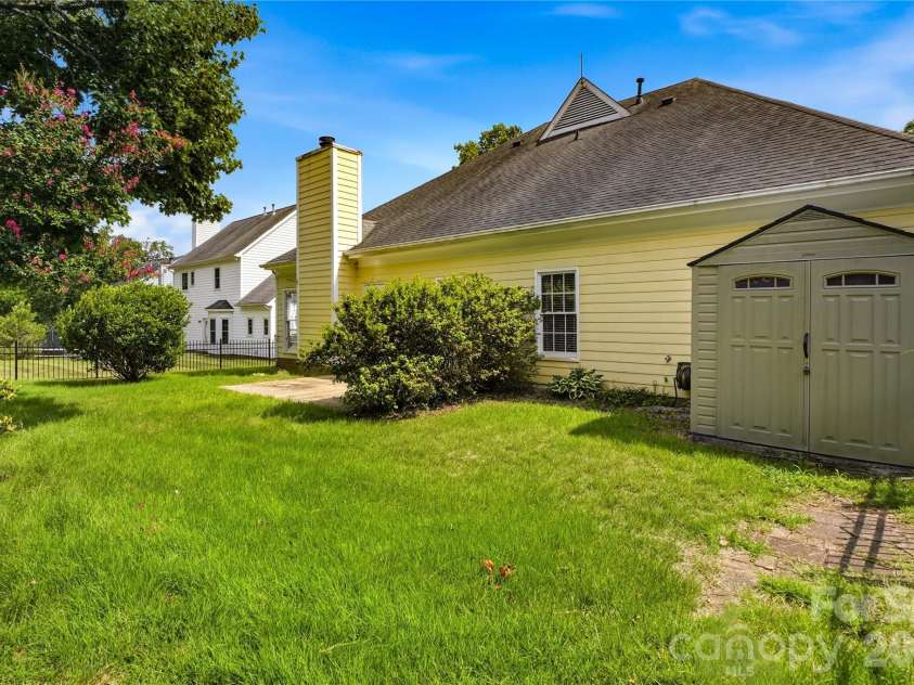 2604 Lamp Post Lane, Kannapolis, NC 28081.  MLS# CAR4406539, YatesRealty ID 40492. 