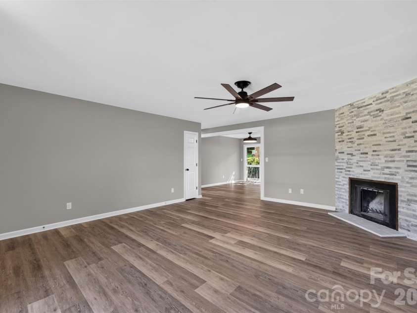 1326 Old Lenoir Road, Hickory, NC 28601.  MLS# CAR4409712, YatesRealty ID 40496. 