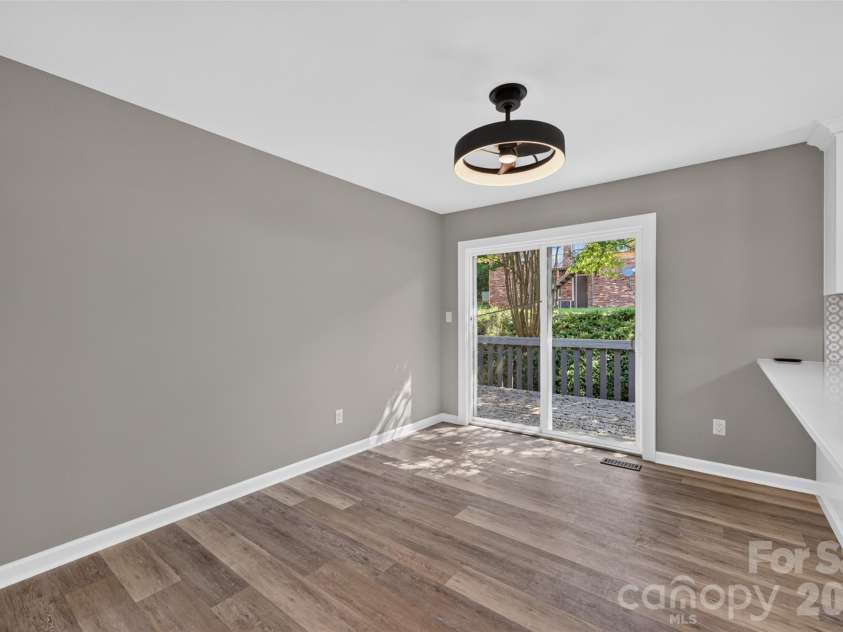 1326 Old Lenoir Road, Hickory, NC 28601.  MLS# CAR4409712, YatesRealty ID 40496. 