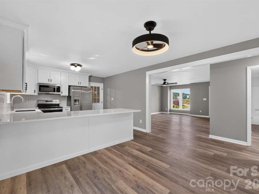 1326 Old Lenoir Road, Hickory, NC 28601.  MLS# CAR4409712, YatesRealty ID 40496. 