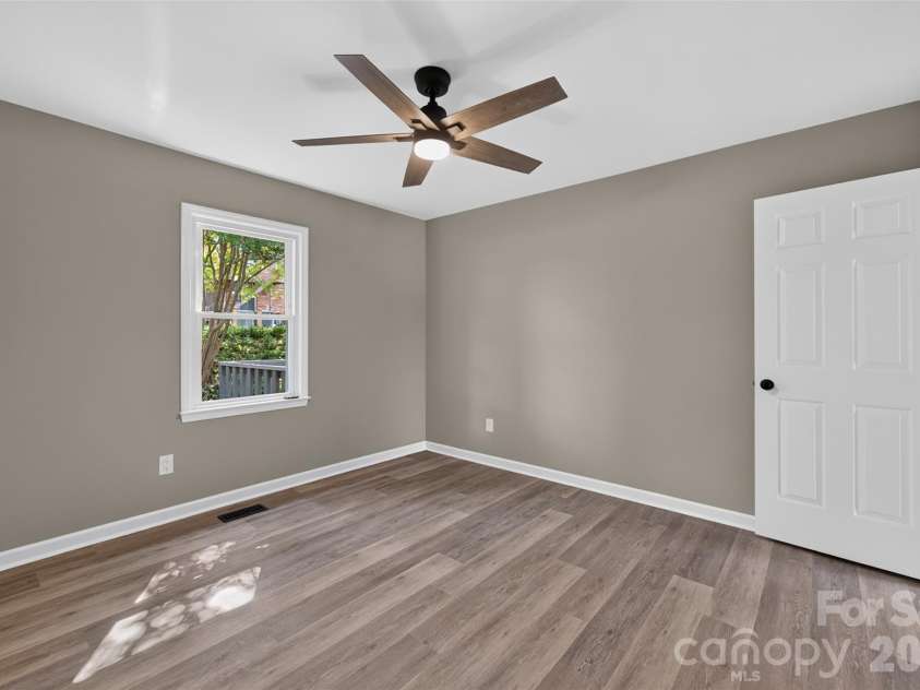 1326 Old Lenoir Road, Hickory, NC 28601.  MLS# CAR4409712, YatesRealty ID 40496. 