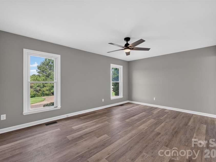 1326 Old Lenoir Road, Hickory, NC 28601.  MLS# CAR4409712, YatesRealty ID 40496. 