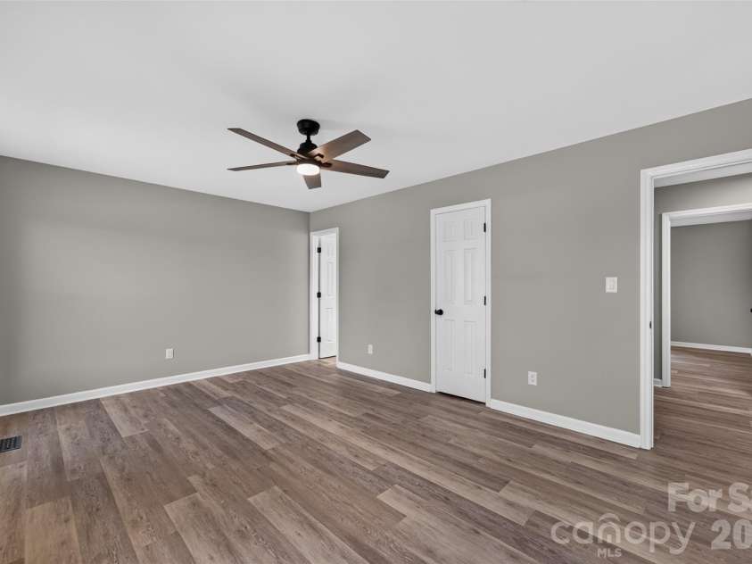 1326 Old Lenoir Road, Hickory, NC 28601.  MLS# CAR4409712, YatesRealty ID 40496. 