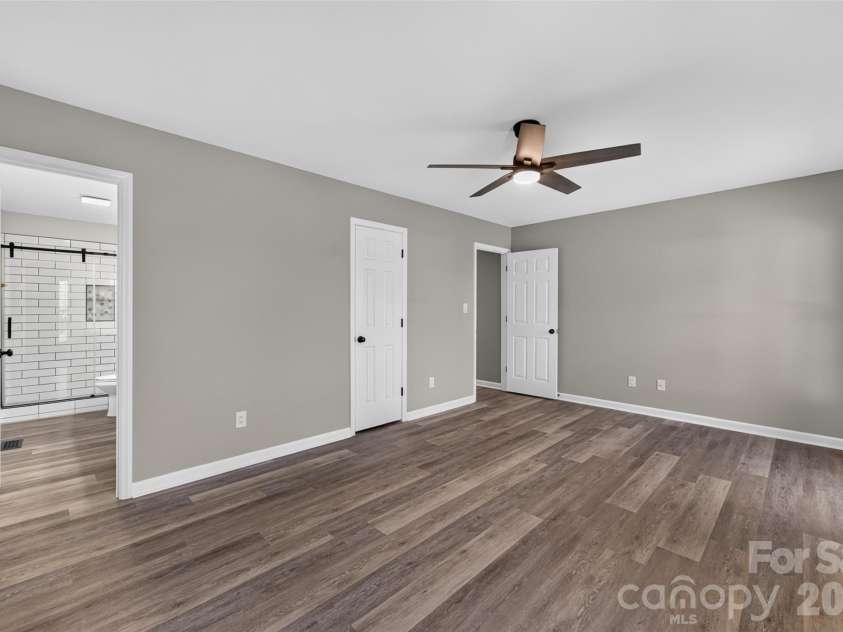 1326 Old Lenoir Road, Hickory, NC 28601.  MLS# CAR4409712, YatesRealty ID 40496. 
