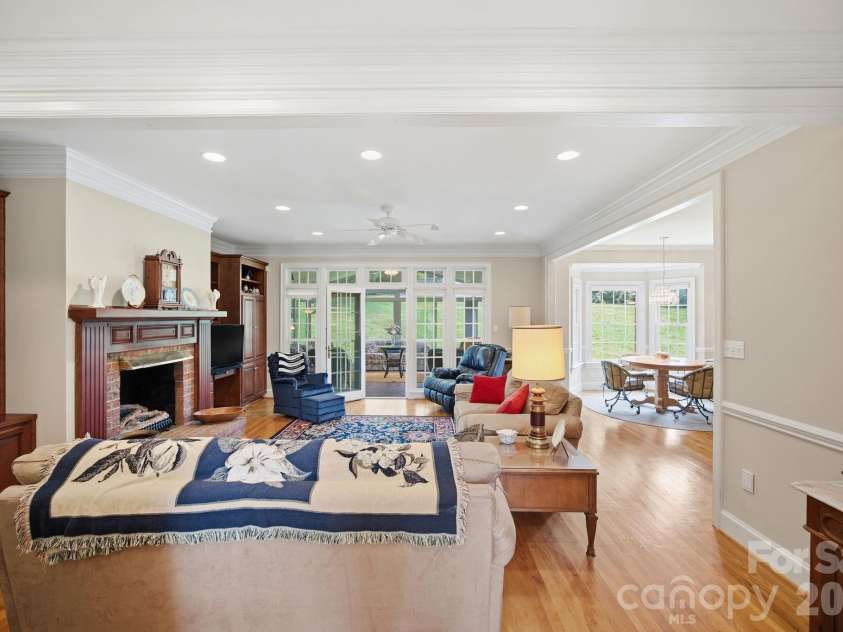 540 Hickory Drive, Salisbury, NC 28144.  MLS# CAR4390191, YatesRealty ID 40500. 