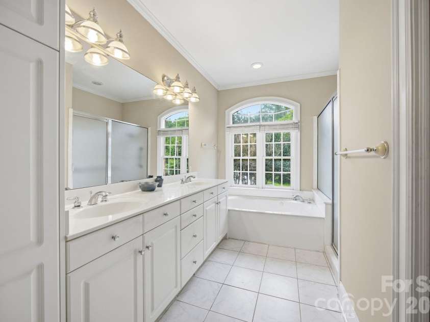 540 Hickory Drive, Salisbury, NC 28144.  MLS# CAR4390191, YatesRealty ID 40500. 