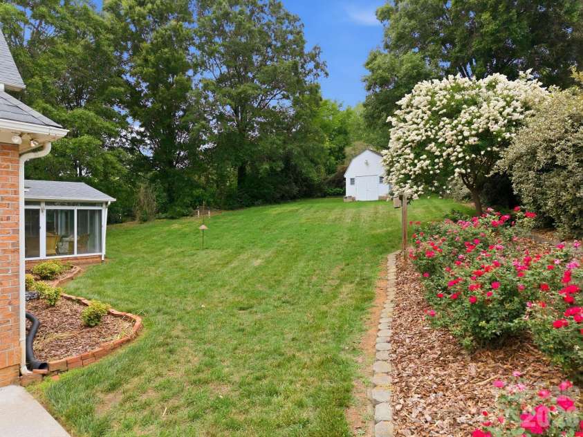 540 Hickory Drive, Salisbury, NC 28144.  MLS# CAR4390191, YatesRealty ID 40500. 