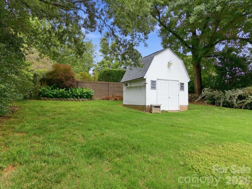 540 Hickory Drive, Salisbury, NC 28144.  MLS# CAR4390191, YatesRealty ID 40500. 