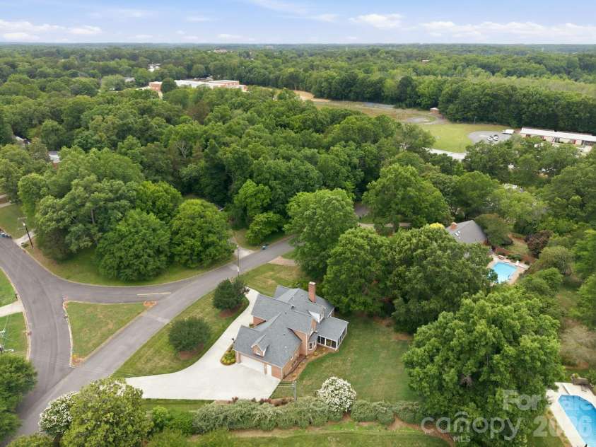 540 Hickory Drive, Salisbury, NC 28144.  MLS# CAR4390191, YatesRealty ID 40500. 
