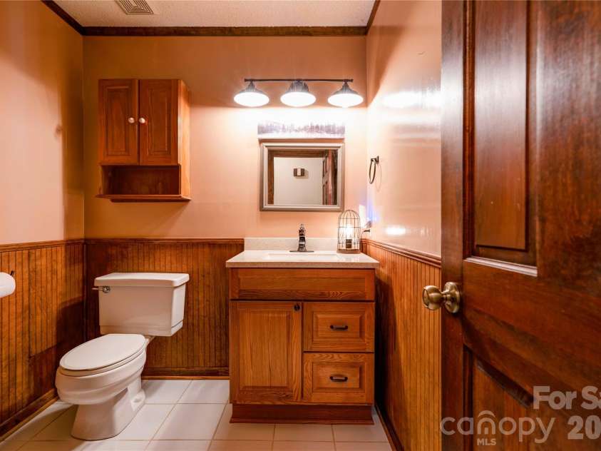 719 Zion Church Road, Shelby, NC 28150.  MLS# CAR4409305, YatesRealty ID 40501. Half Bath