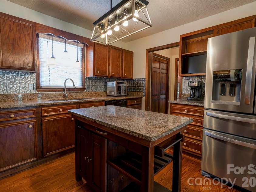 719 Zion Church Road, Shelby, NC 28150.  MLS# CAR4409305, YatesRealty ID 40501. Kitchen